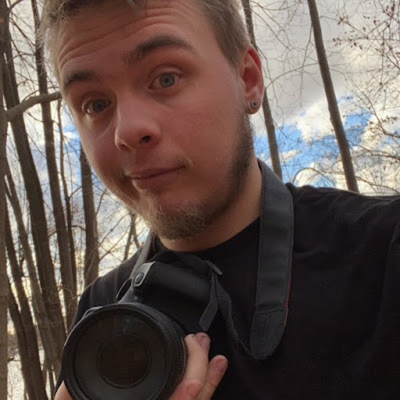 Profile Picture of Seth Burchfield (@sethbrchfld153) on Poshmark