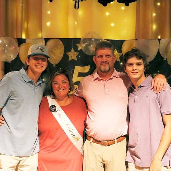 Profile Picture of Robbin Swygert (@rswygert) on Poshmark