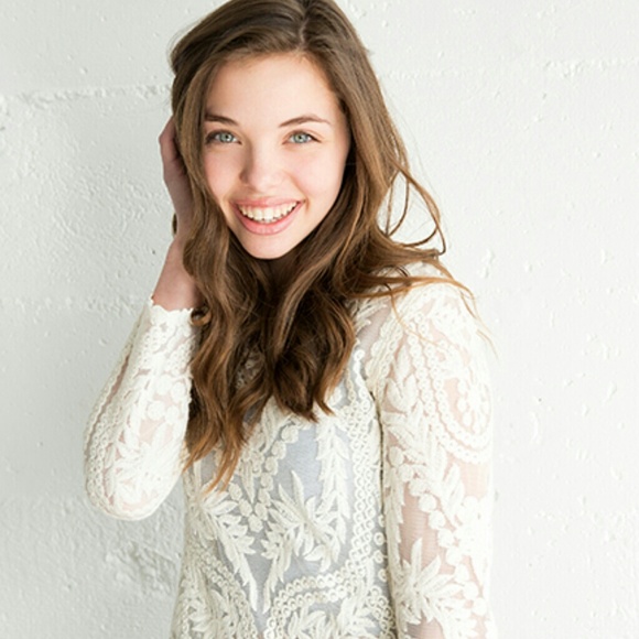 Profile Picture of Karlie Gerlinger (@karliepauline) on Poshmark