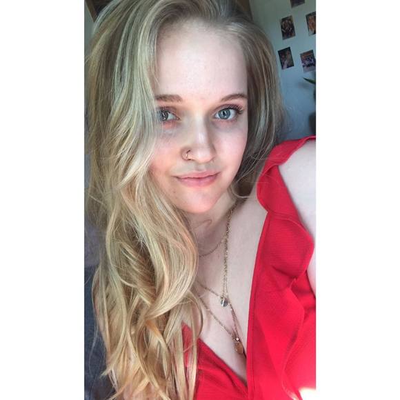 Profile Picture of Madison Wissink (@madisonann) on Poshmark