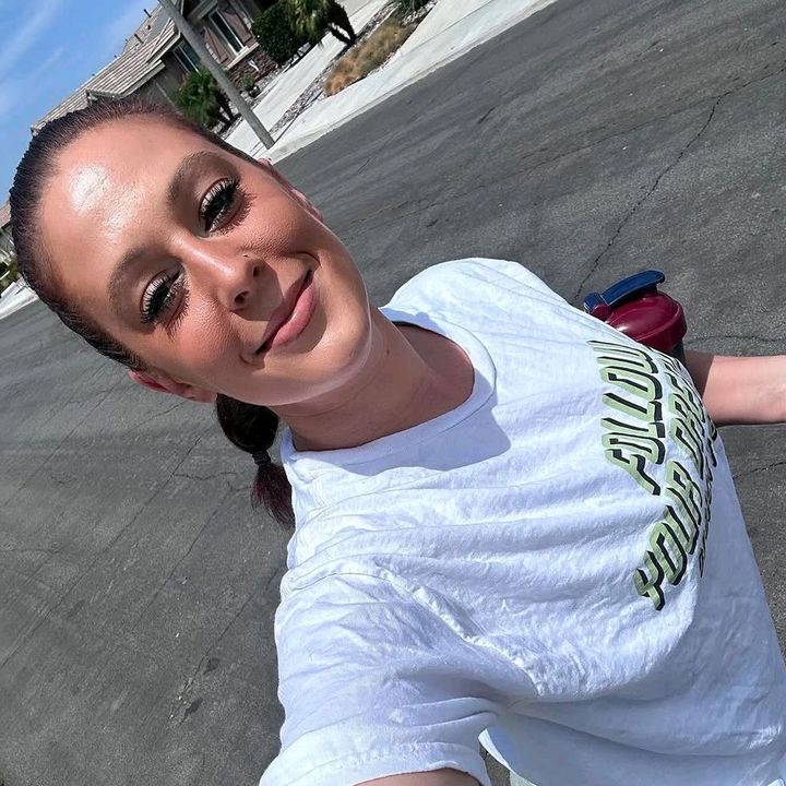 Profile Picture of Lillian Hart (@lillianhart71) on Tiktok