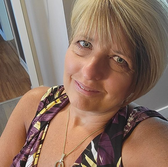 Profile Picture of Colleen Williamson-rilling (@rgrcnr) on Poshmark