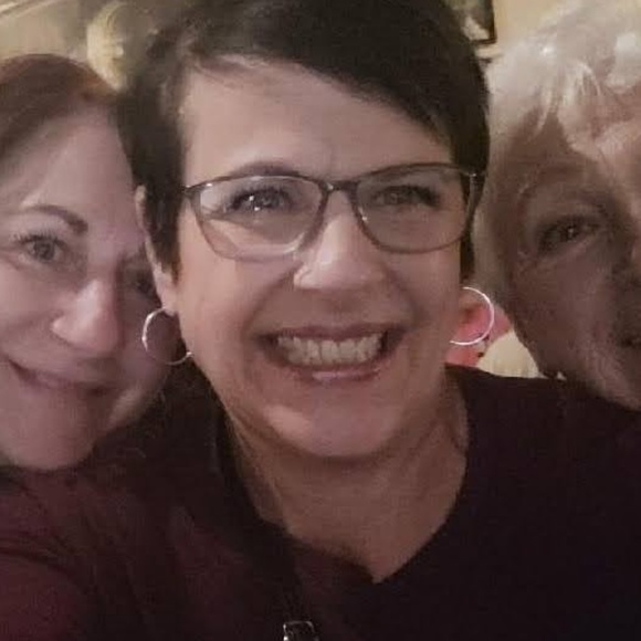 Profile Picture of Maria Didiano (@mardidi) on Poshmark