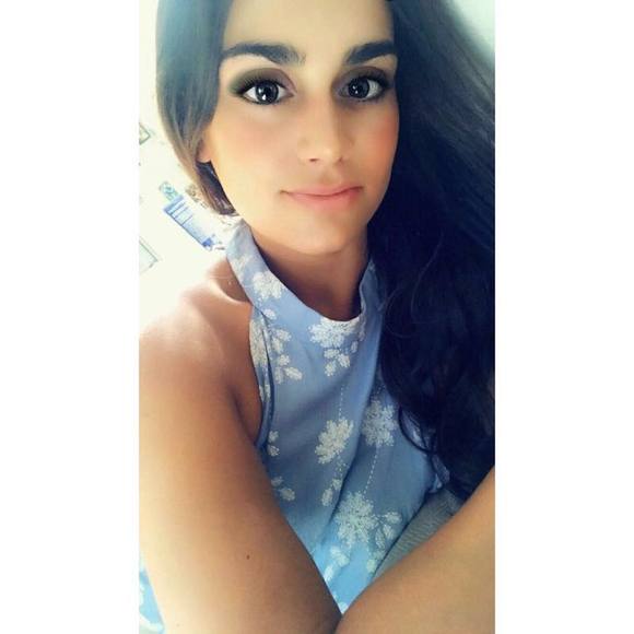 Melanie Lynn - Poshmark Profile Picture of Melanie Lynn (@melanieoliveira) on Poshmark