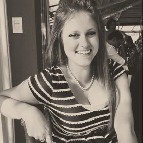 Profile Picture of Danielle Reeves (@daniellereeves) on Pinterest