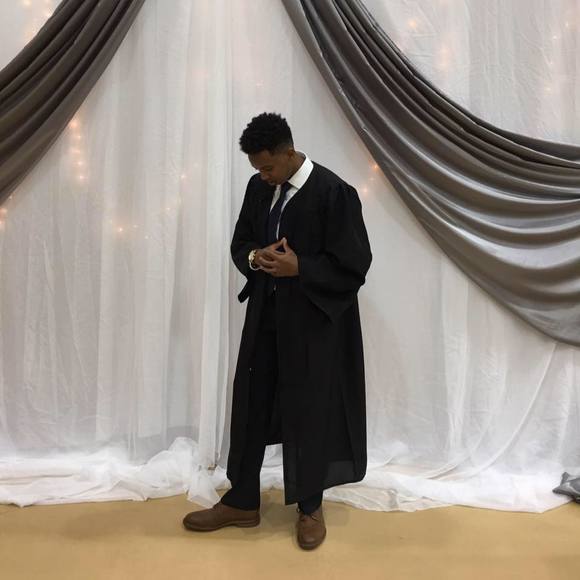 Profile Picture of Omar Omar (@omaromar101) on Poshmark