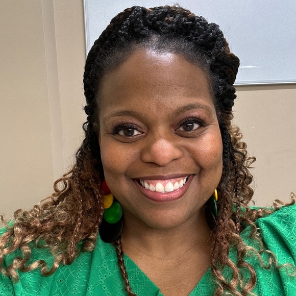 Profile Picture of Nolanna Simon (@lccsimon) on Poshmark