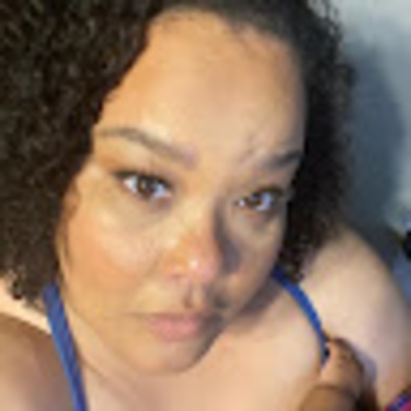 Profile Picture of Paula Miller (@paulamiller0828) on Poshmark