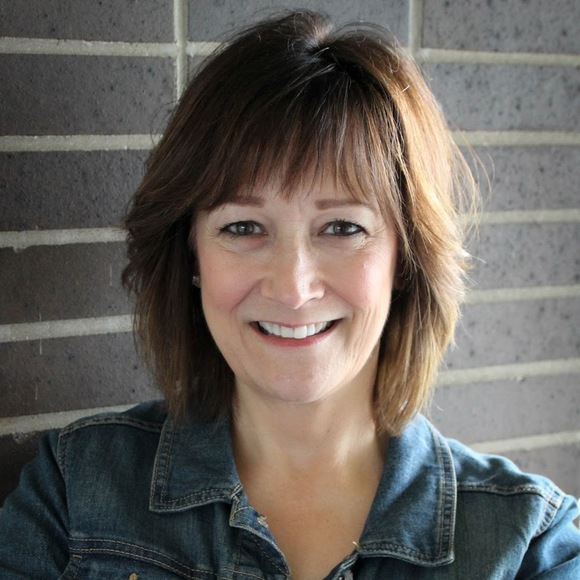 Profile Picture of Debbie Alexander (@debbiealexan900) on Poshmark