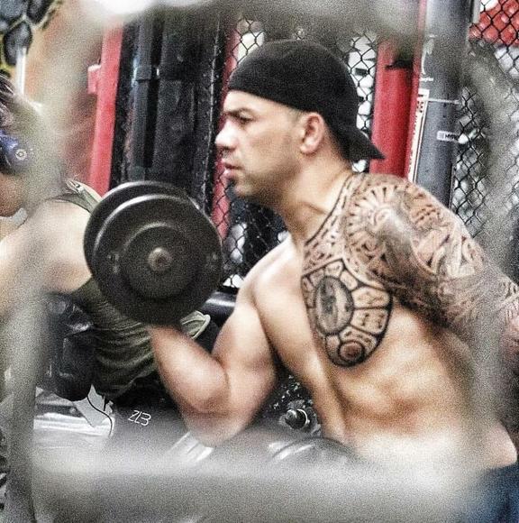 Profile Picture of Steve Lopez (@ztevo4u) on Poshmark