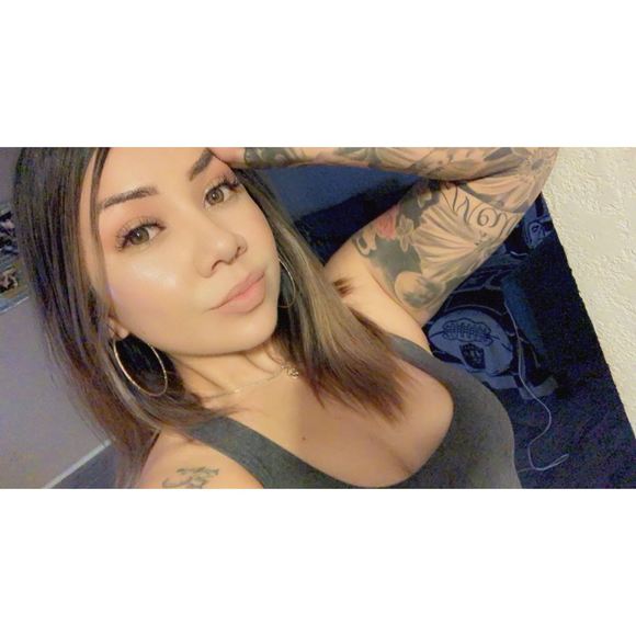 Profile Picture of Amelia Rojas (@rojas_amelia) on Poshmark