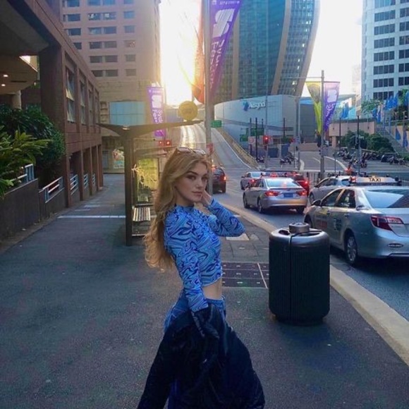 Profile Picture of Zayda Durie (@zaydadurie) on Poshmark