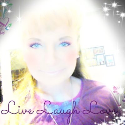 Profile Picture of Debbie Mccarty (@benice1234567) on Twitter