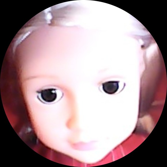 Profile Picture of Shelly Connor (@raynaa525) on Poshmark