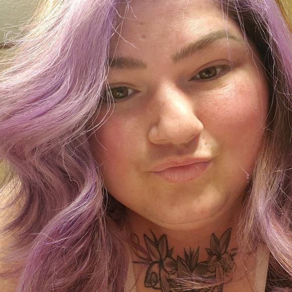 Profile Picture of Tabitha Settlemyer (@tsettlemyer) on Poshmark