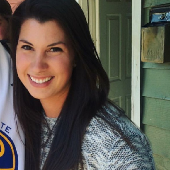 Profile Picture of Jenna Farkosh (@jlf07) on Poshmark