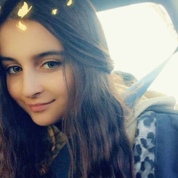 Bianca Loney - Poshmark Profile Picture of Bianca Loney (@biancaloney) on Poshmark