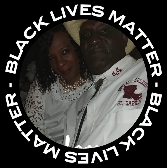 Profile Picture of Delphine Booker (@bookerdel22554) on Poshmark