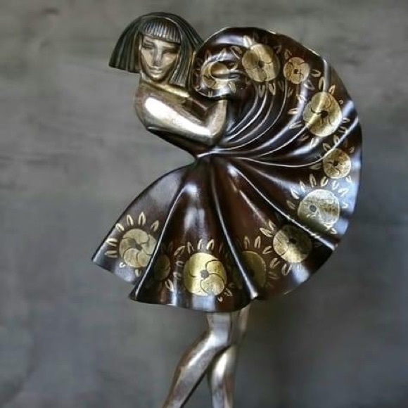 Profile Picture of Michelle Chadima (@mchadima) on Poshmark