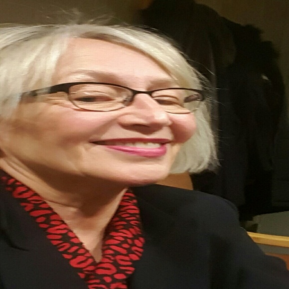 Profile Picture of Deborah Contino (@debcontino) on Poshmark