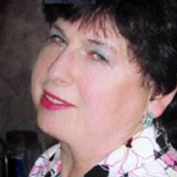 Profile Picture of Sofia Chernin (@sofiachernin) on Poshmark