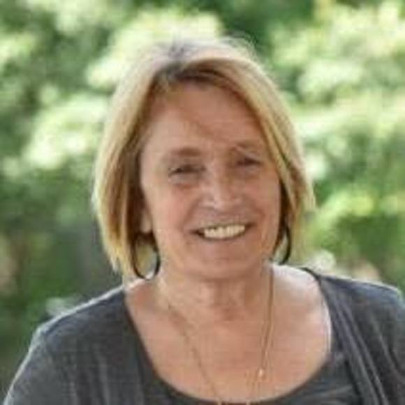 Profile Picture of Paula Deardorff (@pj23915) on Poshmark