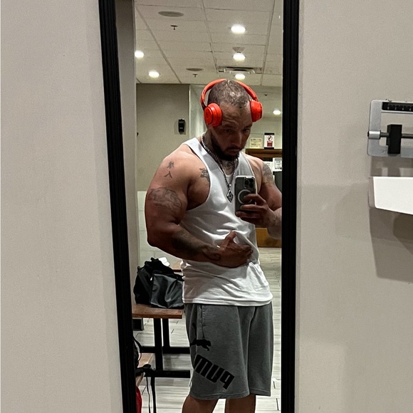 Profile Picture of Al Wallace (@grindmode729) on Poshmark