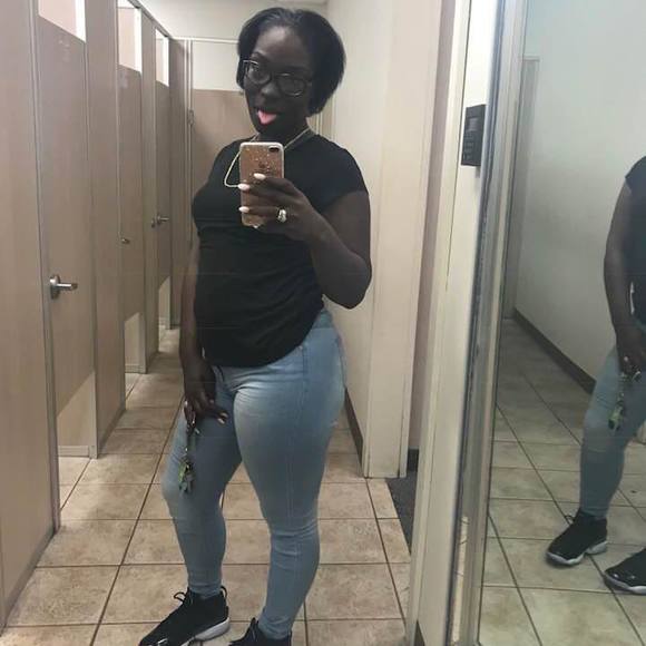 Profile Picture of Kenisha Newton (@reeses28) on Poshmark