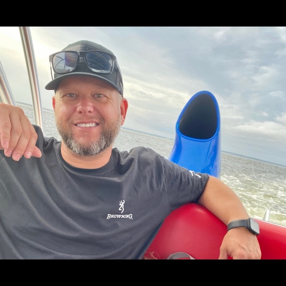 Profile Picture of Robert Steele (@robertrs901234) on Poshmark