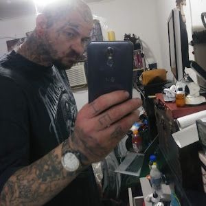 Profile Picture of dannydavall (@dannydavall) on Tiktok