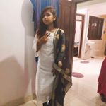 Profile Picture of Reena Singh (@komal.singhkalhansh) on Instagram