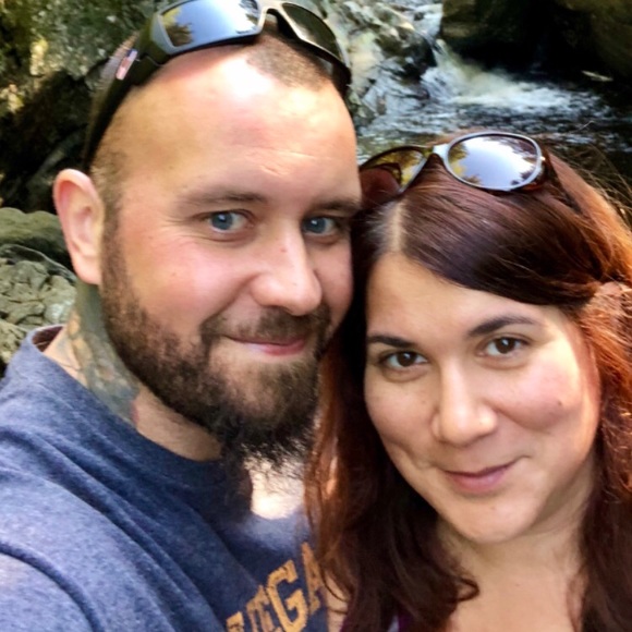 Profile Picture of Stephanie Travassos (@stephyri) on Poshmark