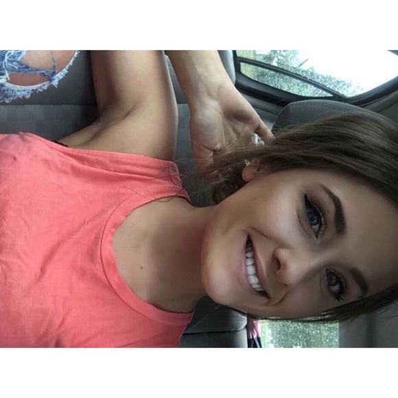 Profile Picture of Emily Rumpel (@emily_rumpel) on Poshmark