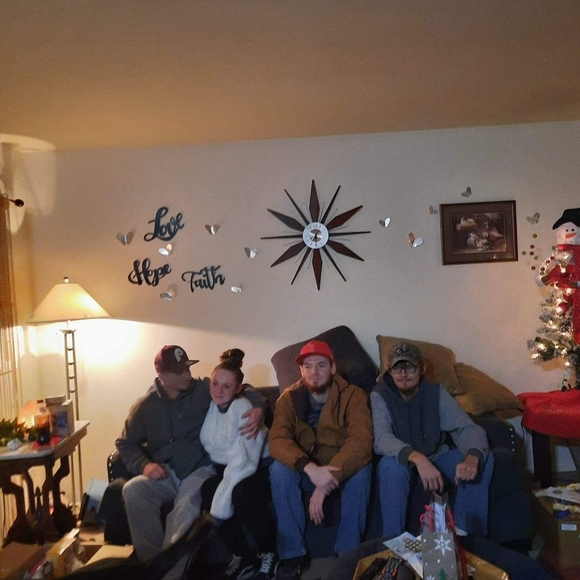 Linda Patmore - Poshmark Profile Picture of Linda Patmore (@deadright) on Poshmark