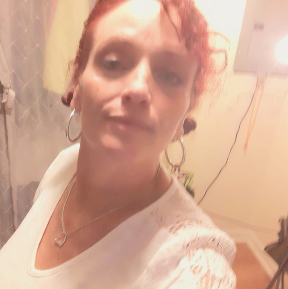 Profile Picture of Angelia Frady (@angieandmario) on Poshmark