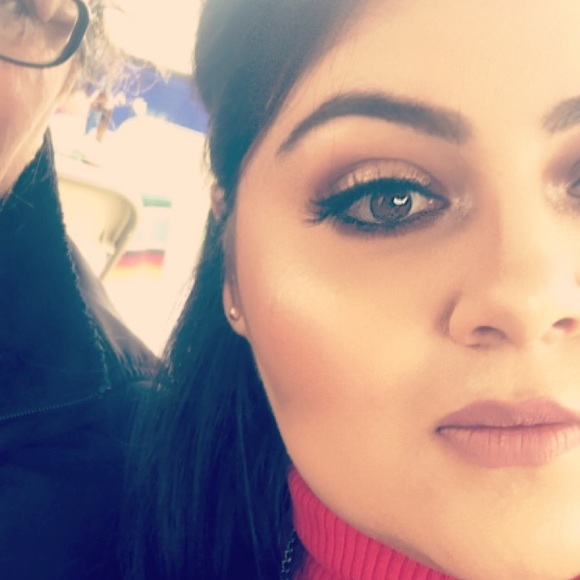 Profile Picture of Eva Cervantes (@evarmcer) on Poshmark