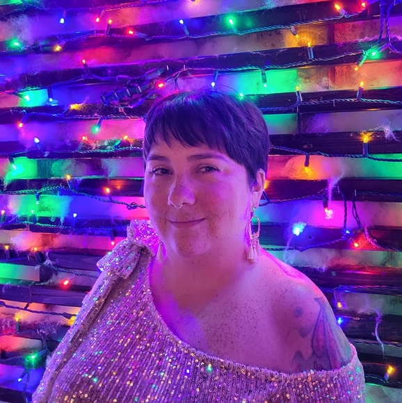 Profile Picture of Kari Connerty (@kc8819) on Poshmark