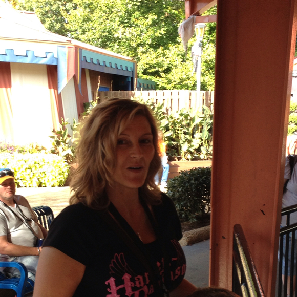 Profile Picture of Debbie Hale (@debhale) on Poshmark