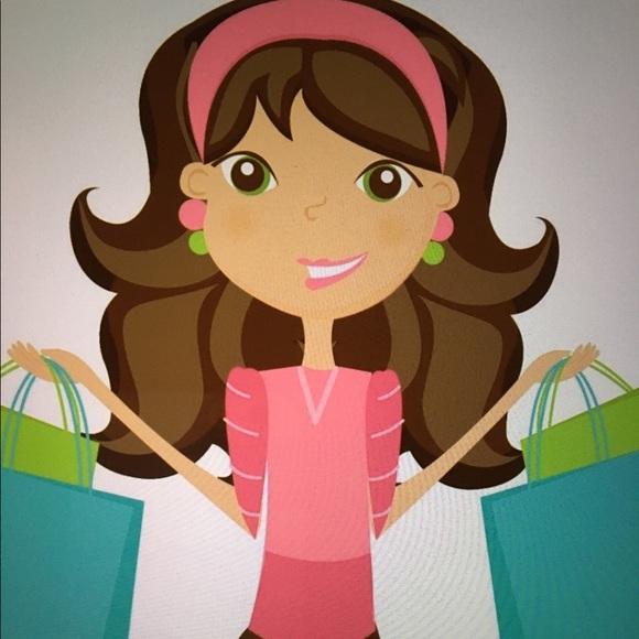 Lisa Wixson - Poshmark Profile Picture of Lisa Wixson (@lizamoon63) on Poshmark