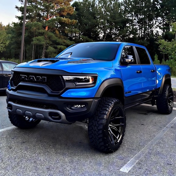 Profile Picture of Leonel Cruz vásquez (@vasquezcruz08) on Poshmark