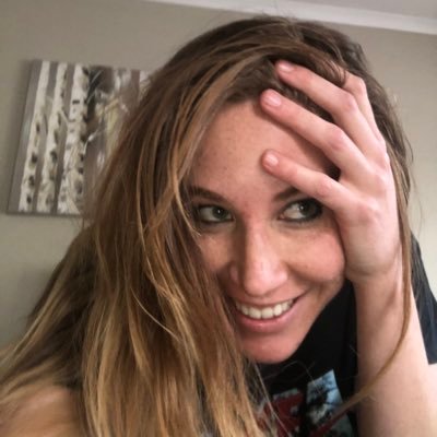 Profile Picture of Grethe Kemp (@a_mum_lol) on Twitter