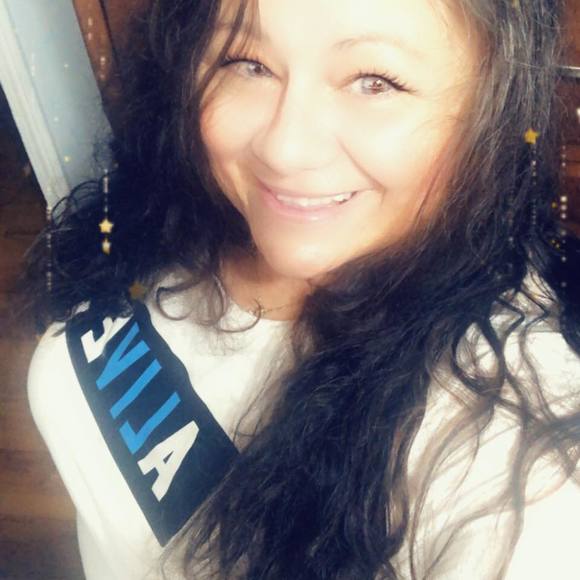 Profile Picture of Yasna Guneysu (@guneysu1) on Poshmark