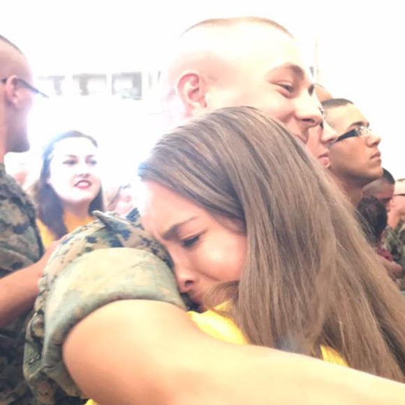 Michelle Entzian - Poshmark Profile Picture of Michelle Entzian (@mentzian) on Poshmark