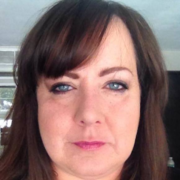 Profile Picture of Liz Hickey (@ultaeac6) on Poshmark