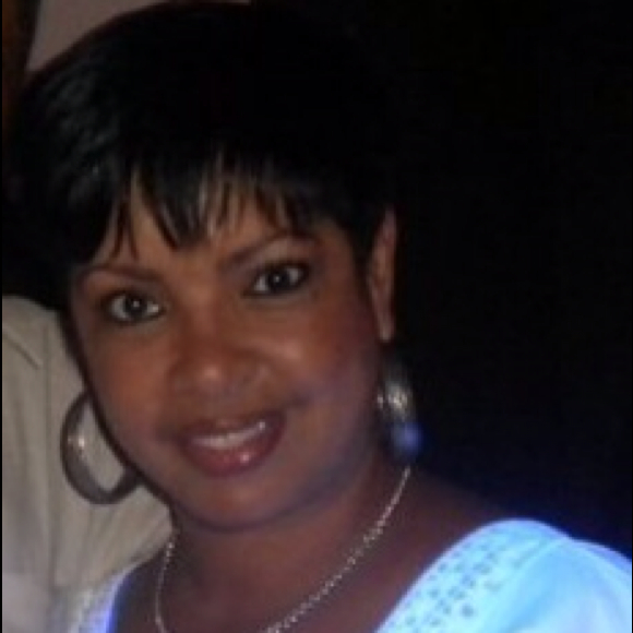 Profile Picture of Lumi Puntiel (@lumi1425) on Poshmark