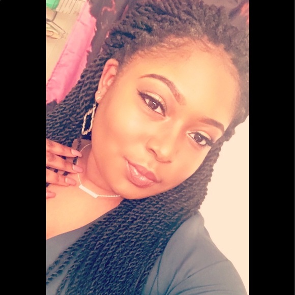 Profile Picture of Mirendra Scott (@jhanai22) on Poshmark