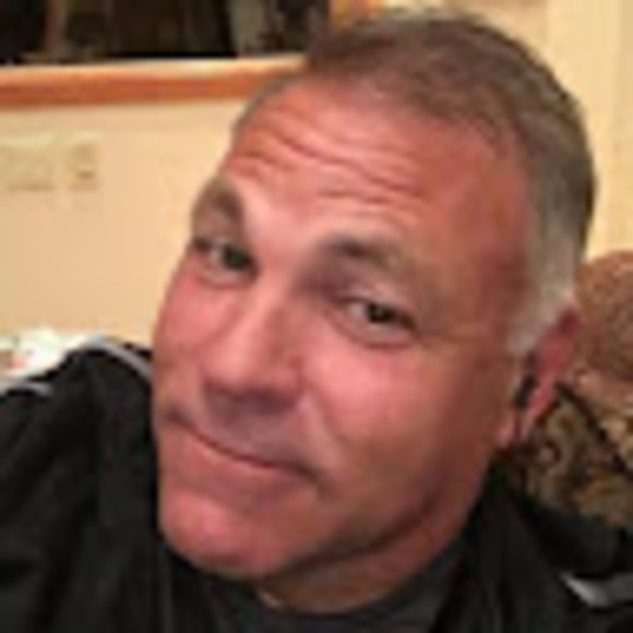 Profile Picture of David Ferretti (@mountainguy46) on Poshmark