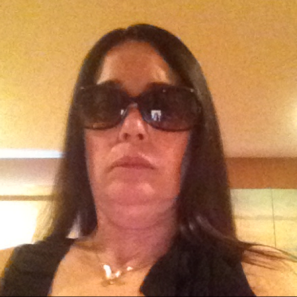 Profile Picture of Wendy Winnick (@wendy416) on Poshmark