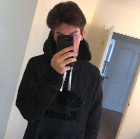 Profile Picture of James Schloeter (@jamesschloeter) on Poshmark