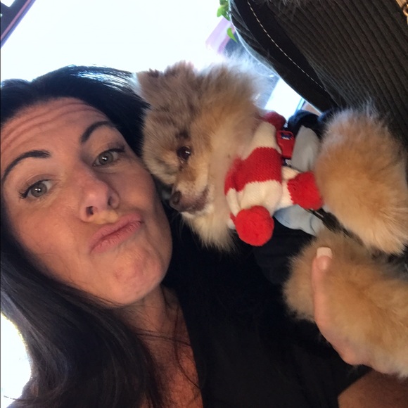 Profile Picture of Jennifer Paglino (@rlsjenn) on Poshmark